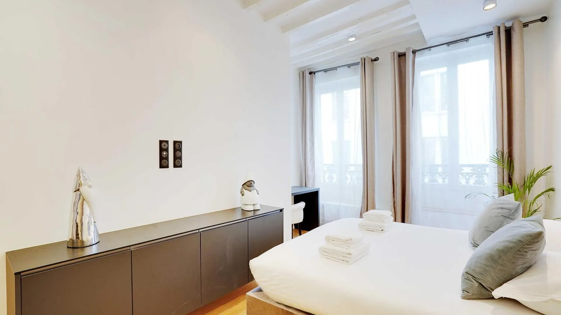 Bright & Cosy Palais Royal Apartment