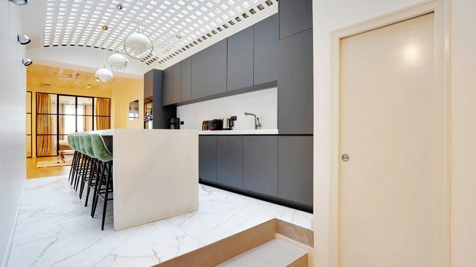 Bright & Cosy Palais Royal Apartment